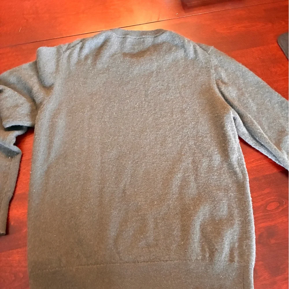 Quince 100% Mongolian Cashmere Crewneck Sweater in green - Picture 3 of 7